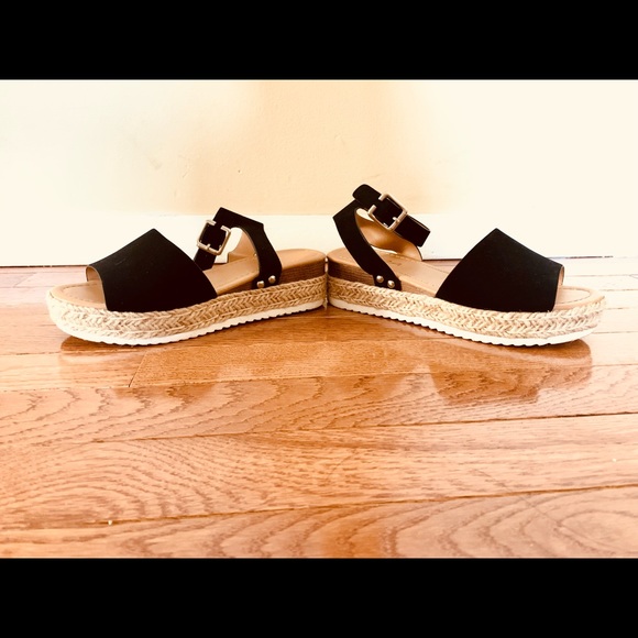 Wedged Sandals - Picture 2 of 5